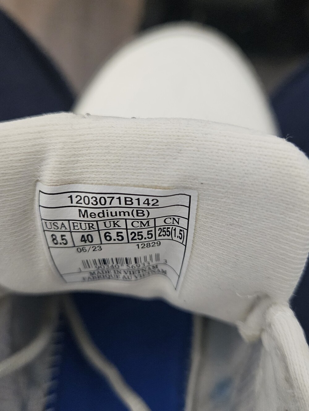 Brooks Addiction Walker 2 Sneaker White/White Women's Size 8.5 - Picture 10 of 11